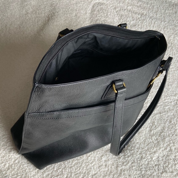 FOSSIL JULIA TOTE BAG Black Leather Gold NWOT - Picture 2 of 4